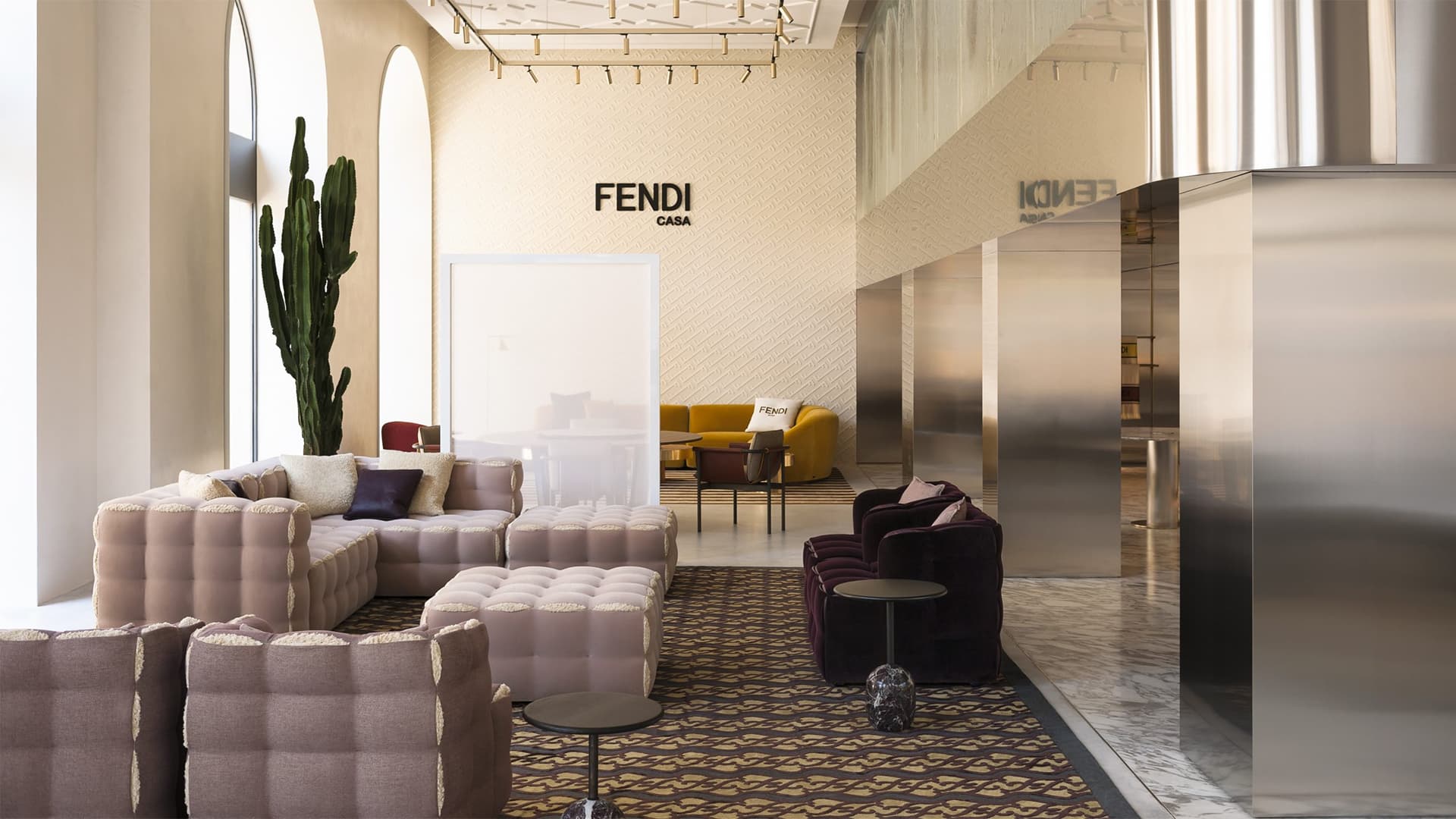 راهنمای سفر به میلان-نمایی از fendi milan-گردشگران شیراز