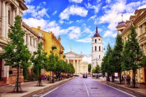 نمایی از خیابان ویلنیوس پایتخت لیتوانی ارزان‌ترین شهرهای اروپا