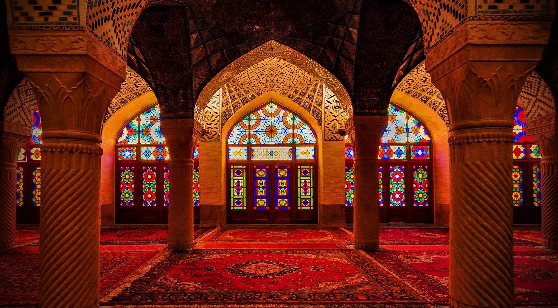 تور شیراز - گردشگران شیراز 