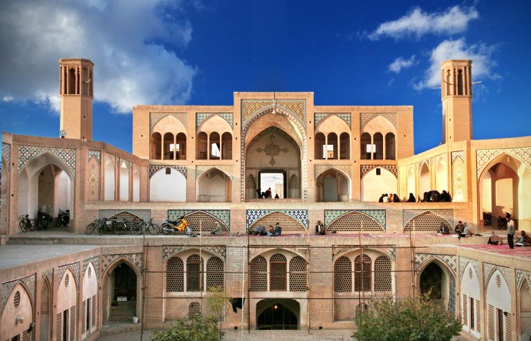 بهترین قیمت تور کاشان - تور کاشان- گردشگران شیراز