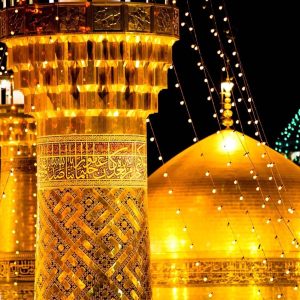 مشهد پایتخت معننوی ایران - گردشگران شیراز