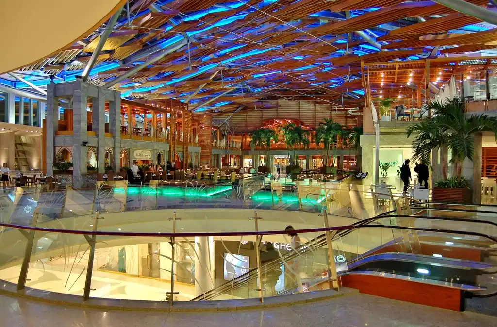 Burjuman یکی از مراکز خرید در فستیوال های دبی-گردشگران شیراز