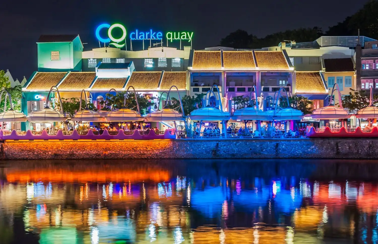 Clarke Quay یکی از مناطق زیبا برای خرید در سنگاپور-گردشگران شیراز