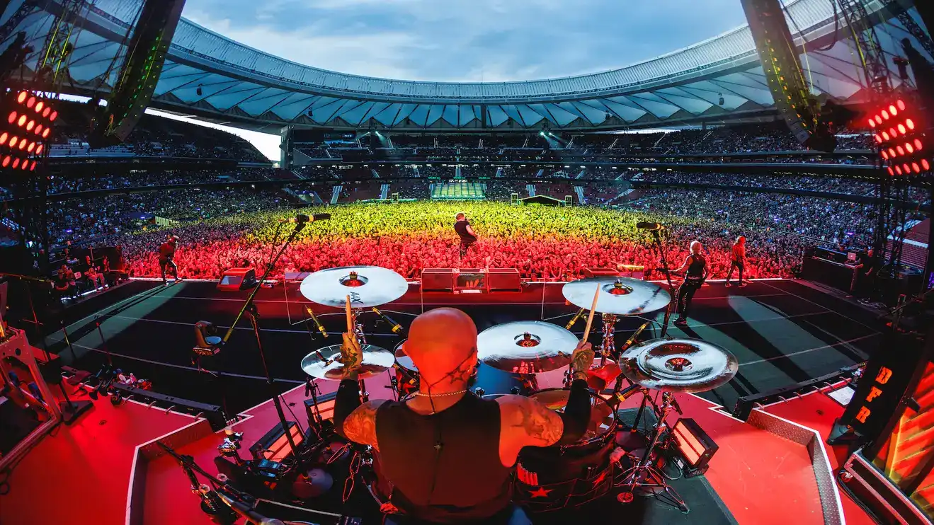 اجرای زنده در THIRTY SECONDS TO MARS in Coca-Cola Arena در دبی-گردشگران شیراز