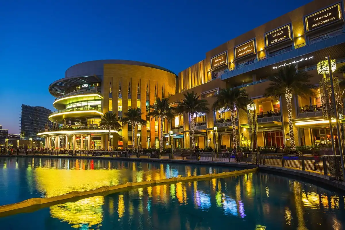 The Dubai Mall یکی از معروف ترین مال های دنیا-گردشگران شیراز