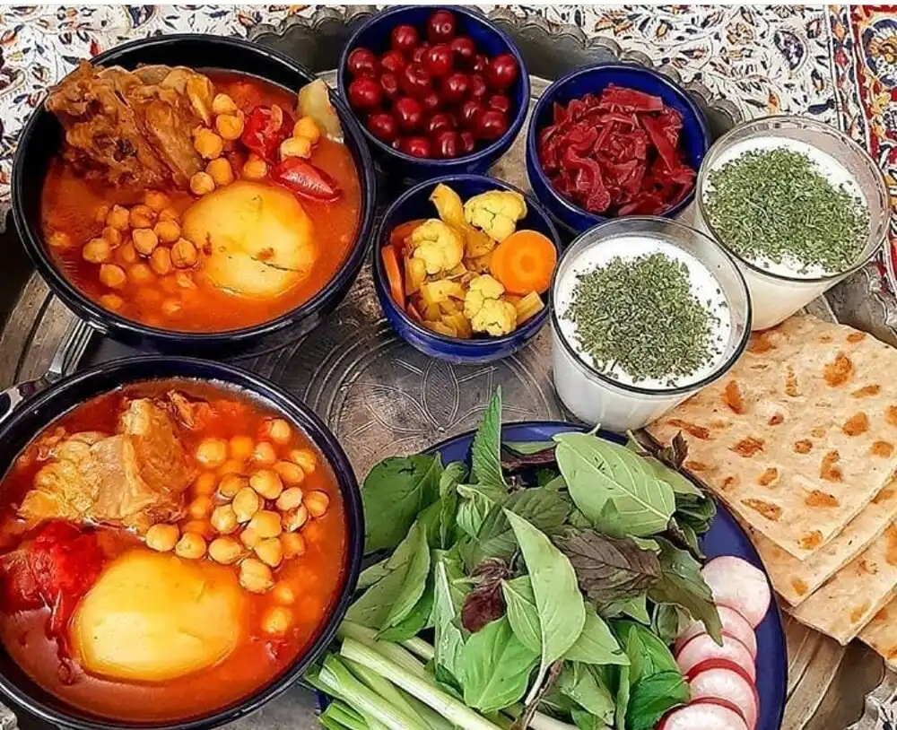 دیزی سنگی مشهدی،غذایی با عطر و طعم بی نظیر-گردشگران شیراز