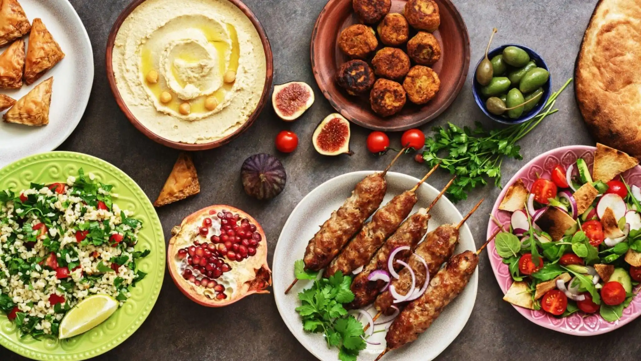 به چه دلیل گردشگران زیادی هر ساله به کشور ترکیه سفر می کنند؟-گردشگران شیراز