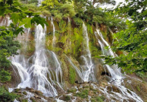 10 آبشار ناشناخته ایران برای سفر تیر ماه - گردشگران شیراز