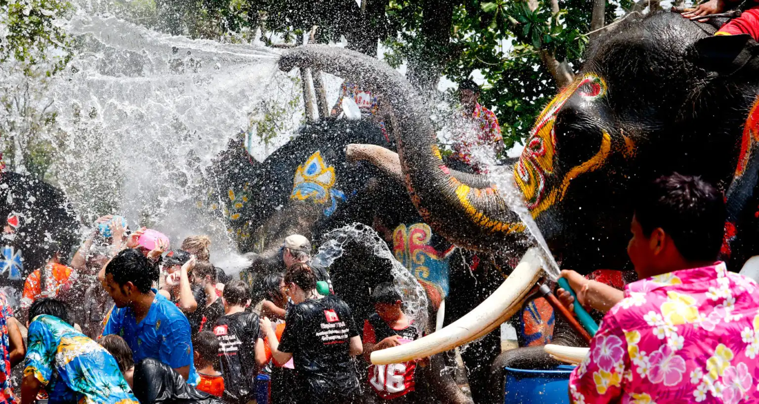 فستیوال های تایلند-نمایی از Songkran-گردشگران شیراز