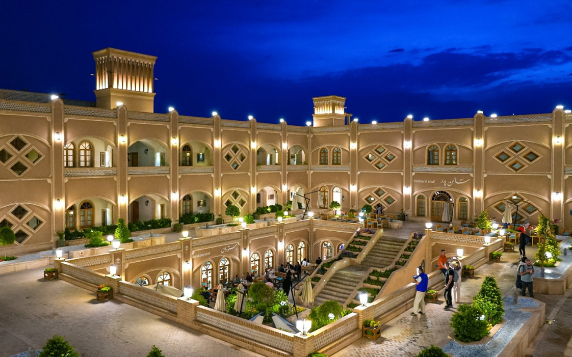 هتل داد - گردشگران شیراز
