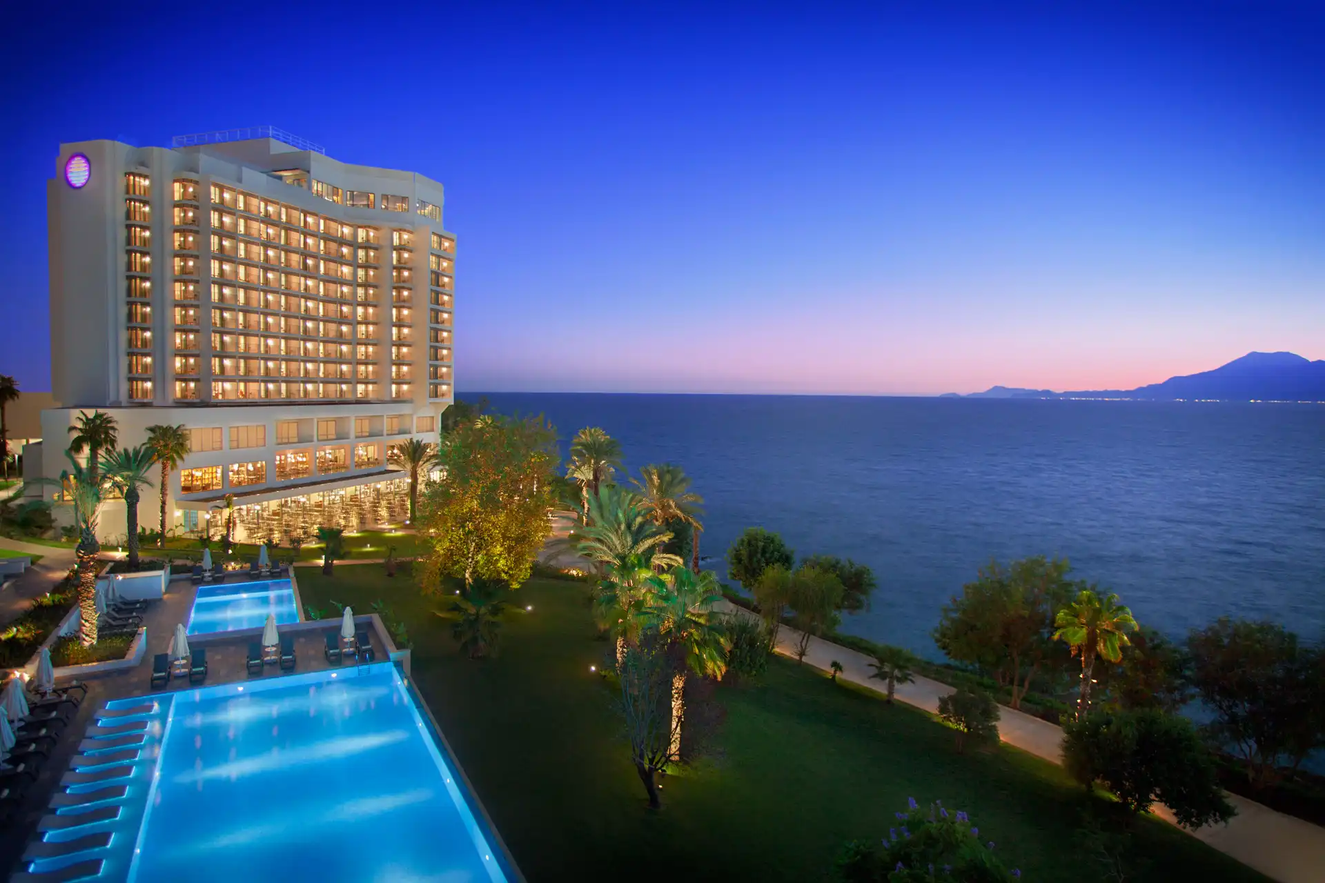 برنامه سفر ۴ روزه به آنتالیا-نمایی از Akra Hotel-گردشگران شیراز