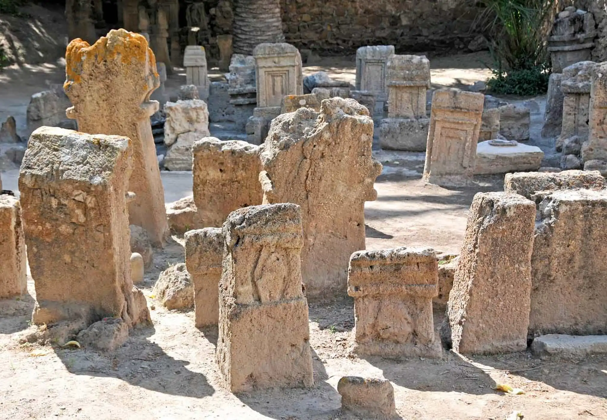 جاذبه های کمتر شناخته شده عمان-نمایی از Ancient Bath Cemetery-گردشگران شیراز