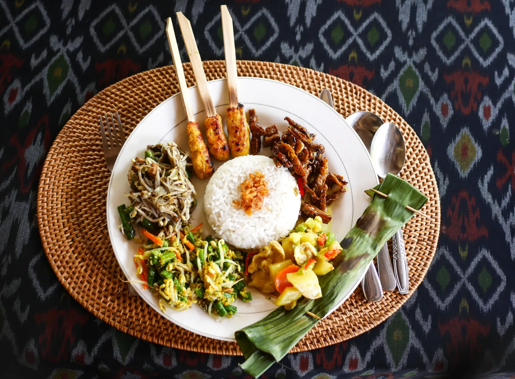 جاهای دیدنی کمتر شناخته شده بالی-نمایی از Balinese local cuisine-گردشگران شیراز