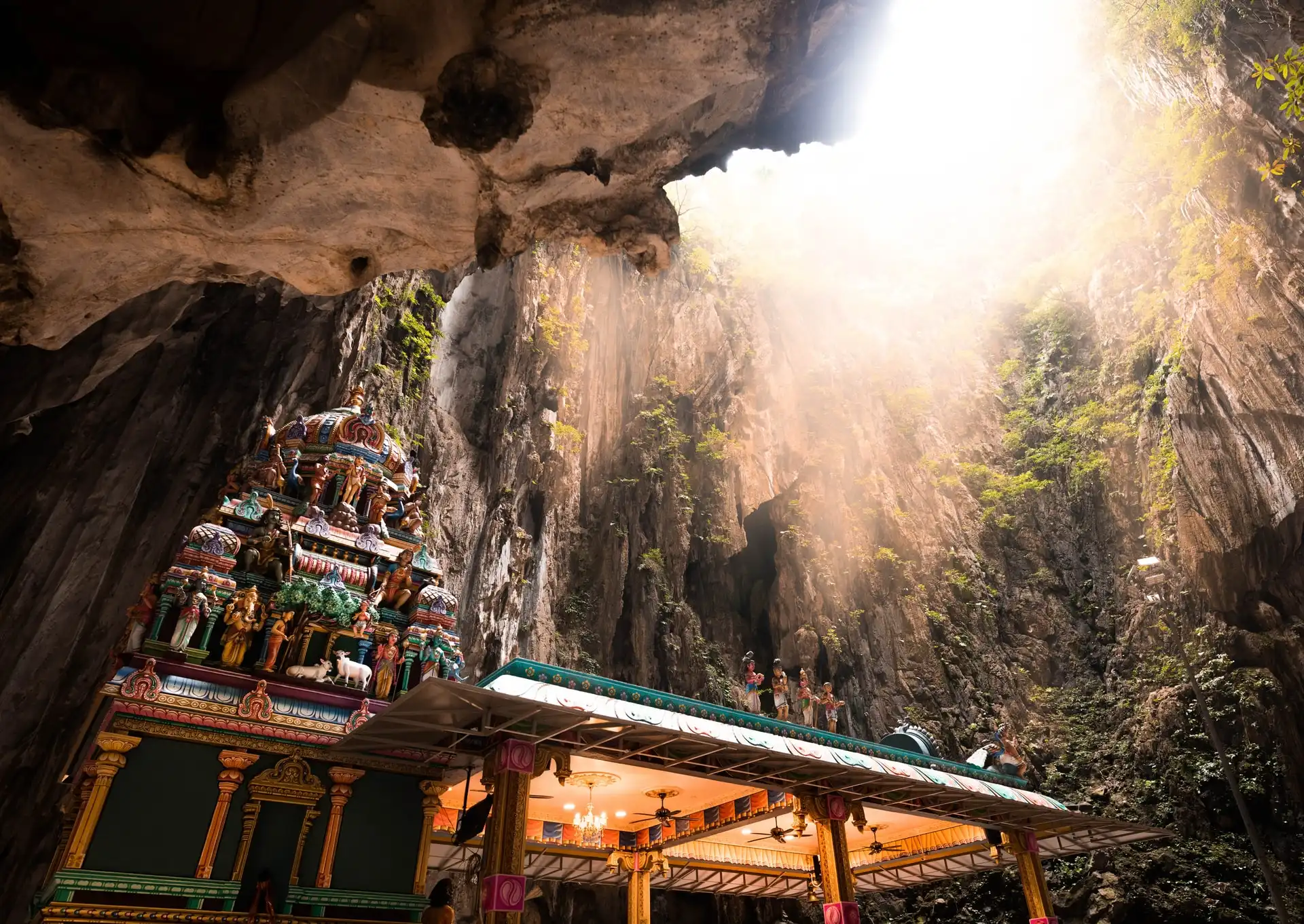 برنامه سفر ۷ روزه مالزی-نمایی از Batu Caves مالزی-گردشگران شیراز