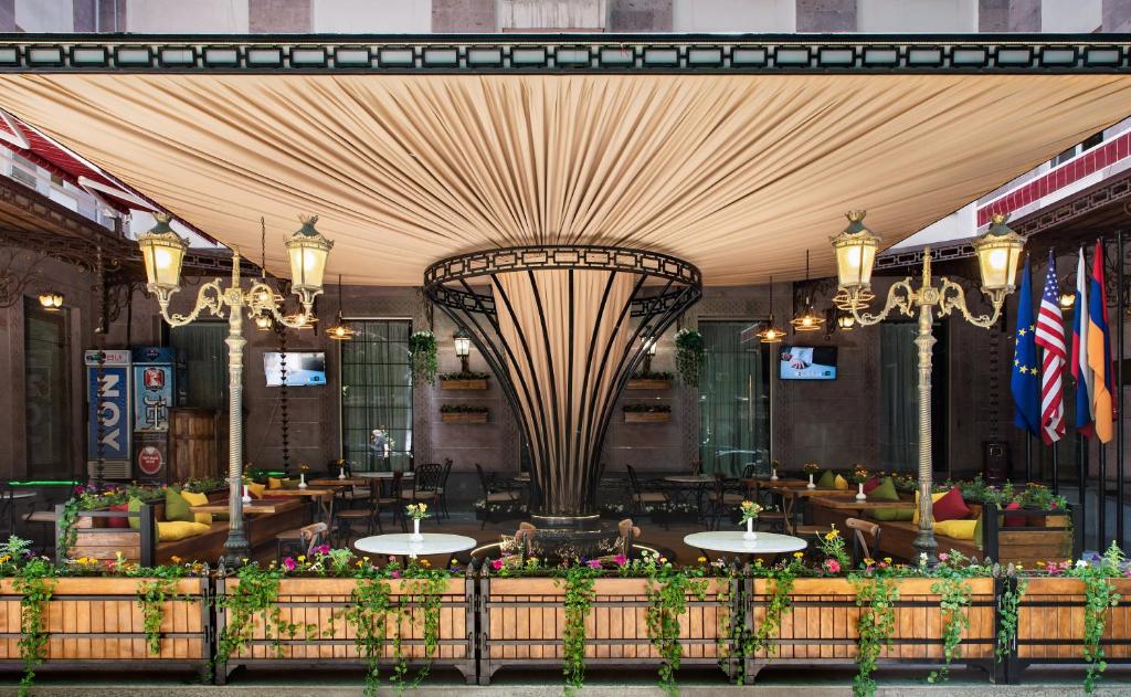 CENTRAL HOTEL-گردشگران شیراز