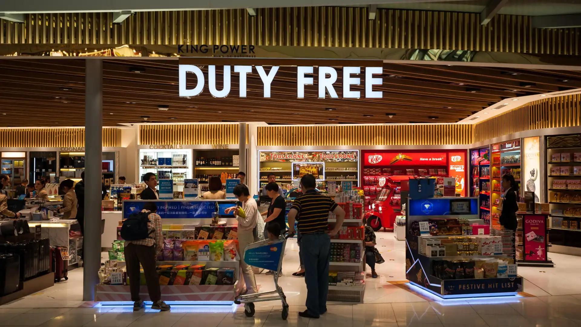 برنامه سفر ۷ روزه مالزی-نمایی از Duty-Free مالزی-گردشگران شیراز