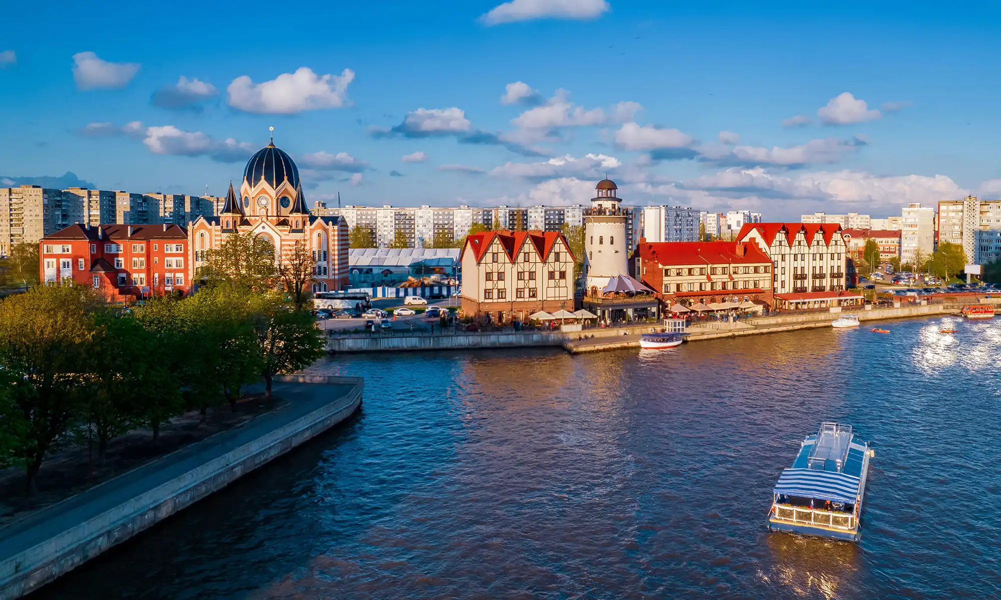 جاذبه های کمتر شناخته شده روسیه-نمایی از Kaliningrad, Russia-گردشگران شیراز