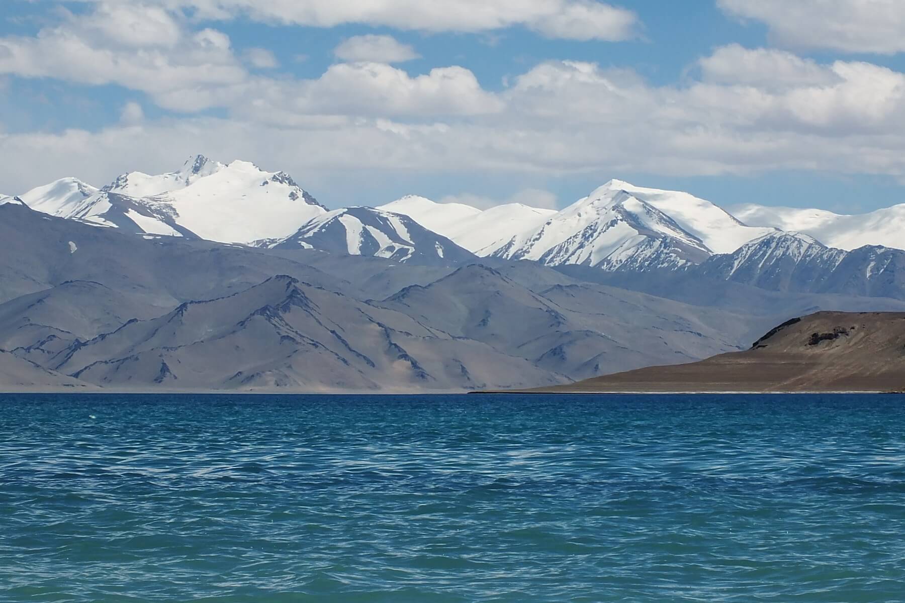 جاهای کمتر شناخته شده تاجیکستان-نمایی از Karakul Lake تاجیکستان-گردشگران شیراز