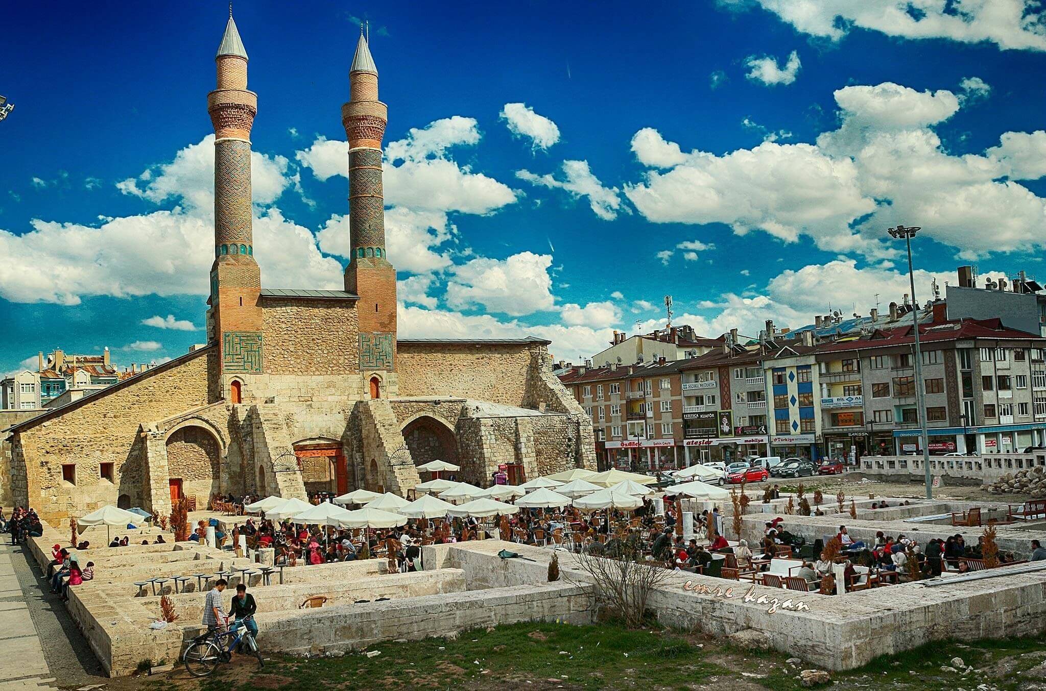 شهرهای کمتر شناخته شده ترکیه-نمایی از Sivas-گردشگران شیراز