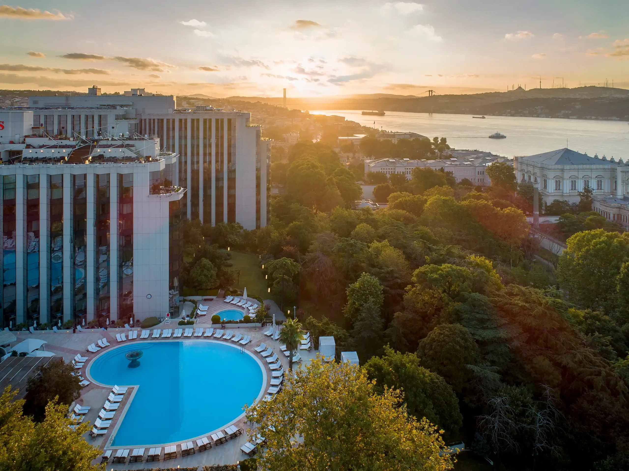 برنامه سفر ۷ روزه ترکیه-نمایی از Swissôtel Bosphorus ترکیه-گردشگران شیراز