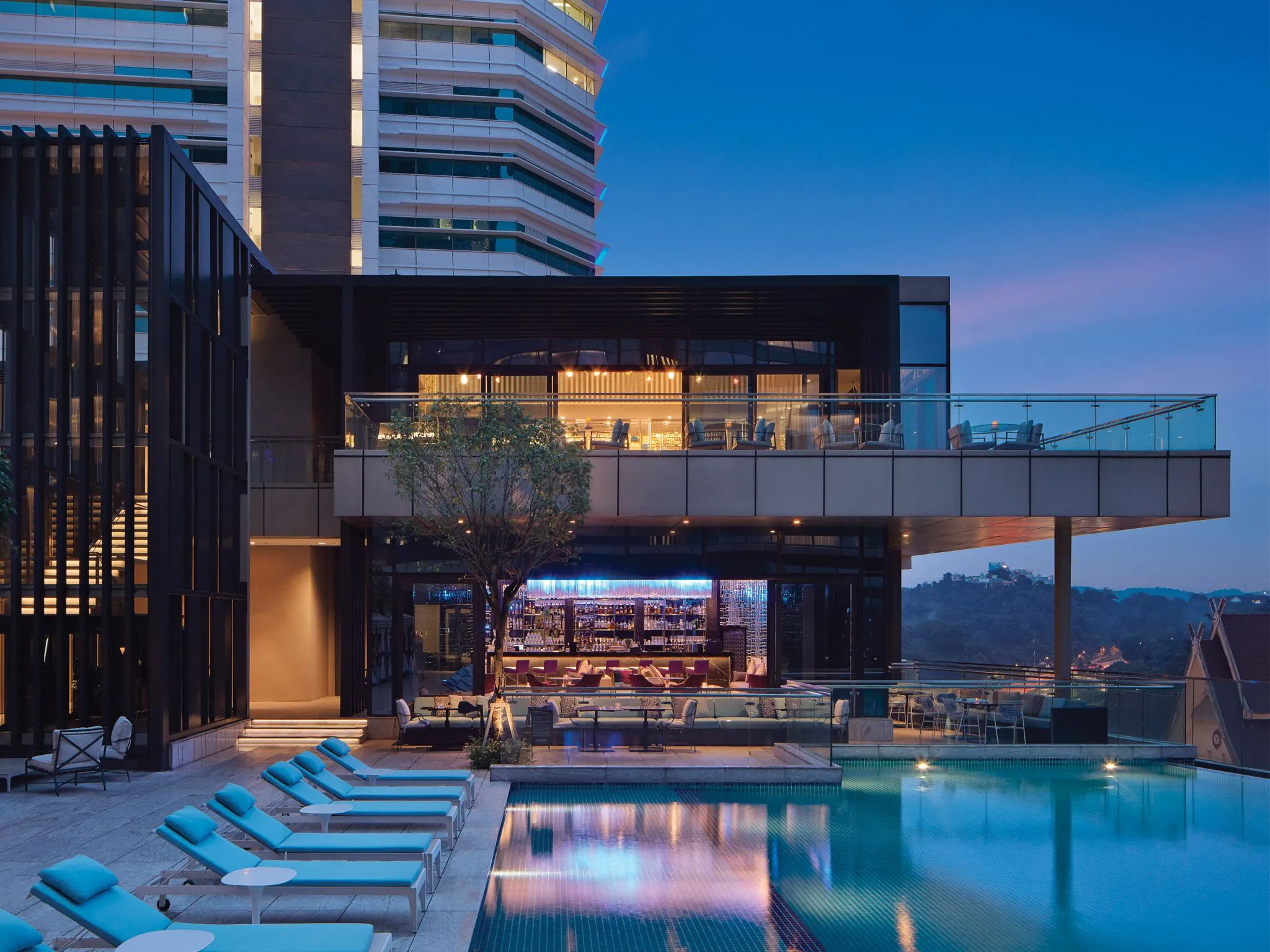 برنامه سفر ۷ روزه مالزی-نمایی از The St. Regis Kuala Lumpur مالزی-گردشگران شیراز