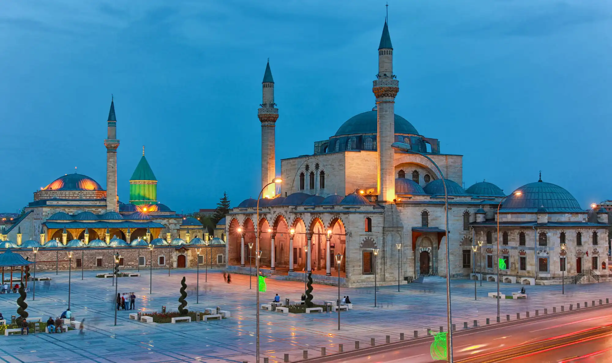 برنامه سفر ۳ روزه قونیه-نمایی از مسجد در قونیه-گردشگران شیراز