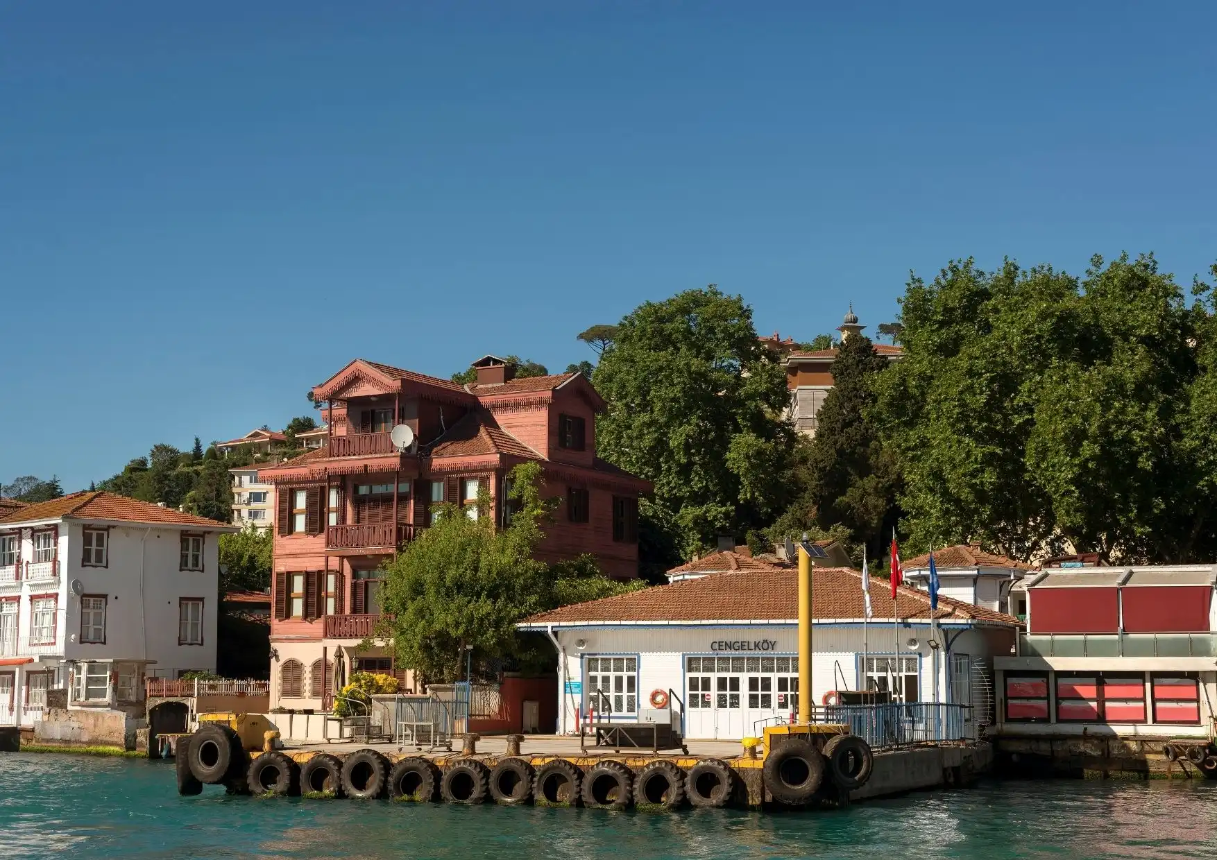 جاذبه های کمتر شناخته شده استانبول-نمایی از istanbul cengelkoy -گردشگران شیراز