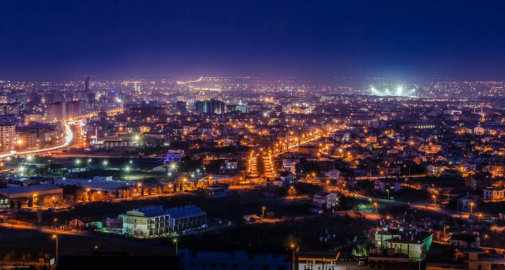 برنامه سفر ۳ روزه قونیه-نمایی از شهر در قونیه-گردشگران شیراز