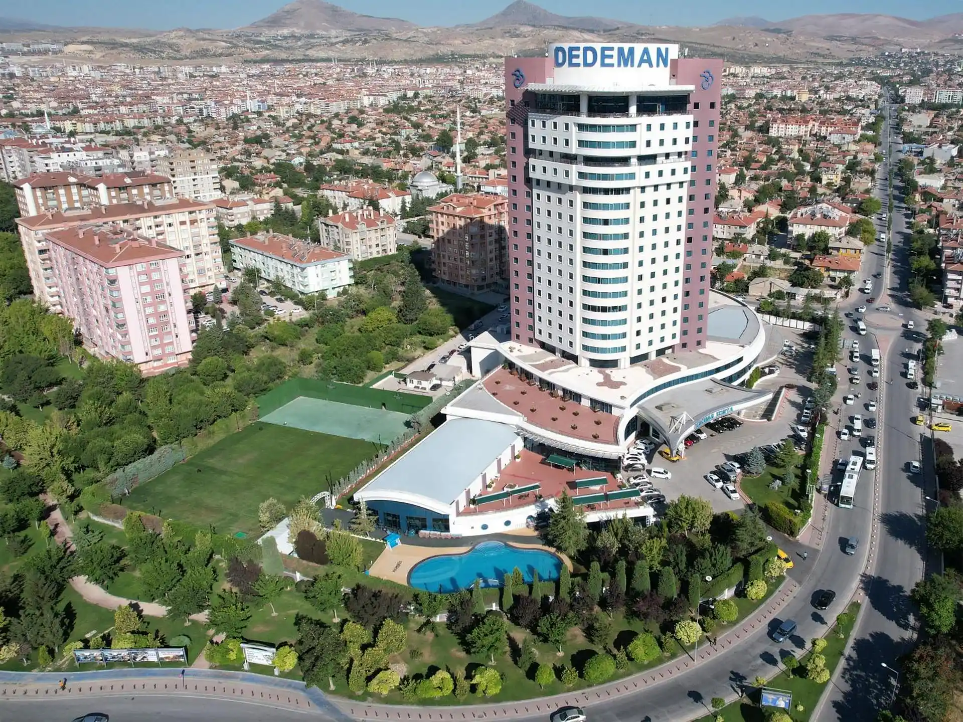 بهترین هتل های قونیه-نمایی از Dedeman Konya Hotel & Convention Center قونیه-گردشگران شیراز