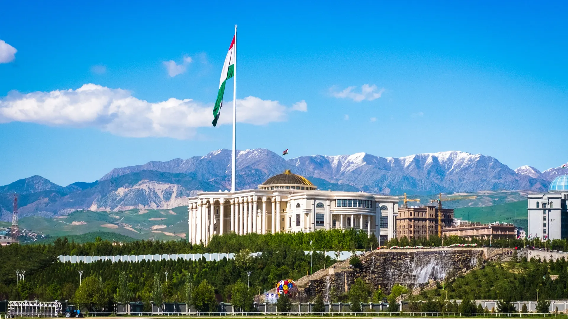 هزینه سفر به تاجیکستان-نمایی از تاجیکستان-گردشگران شیراز