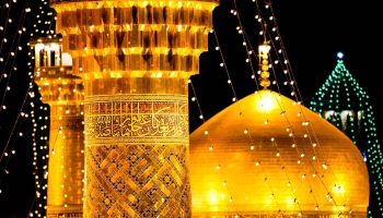 مشهد پایتخت معننوی ایران - گردشگران شیراز