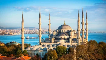بهترین هتل های استانبول-نمایی از پاییز استانبول-گردشگران شیراز