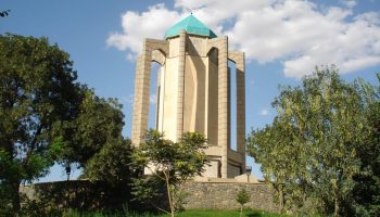 شهر بابا طاهر پایتخت گردشگری می شود